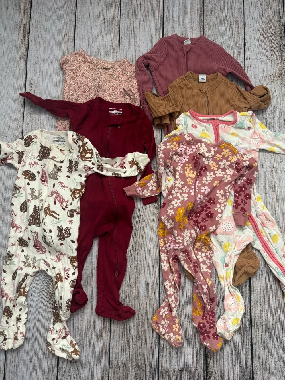 Baby Girls Footed Pajamas Sleepers Bundle 7 pcs 6-9m
